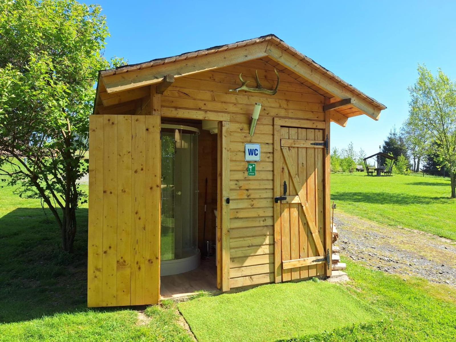 Camping, Zabierz Wlasny Namiot Kameralne Pole Namiotowe Z Basenem Kinem Plenerowym Miejscem Na Ognisko I Placem Zabaw Zywe Zwierzeta Agroturystyka Giebultow  Экстерьер фото